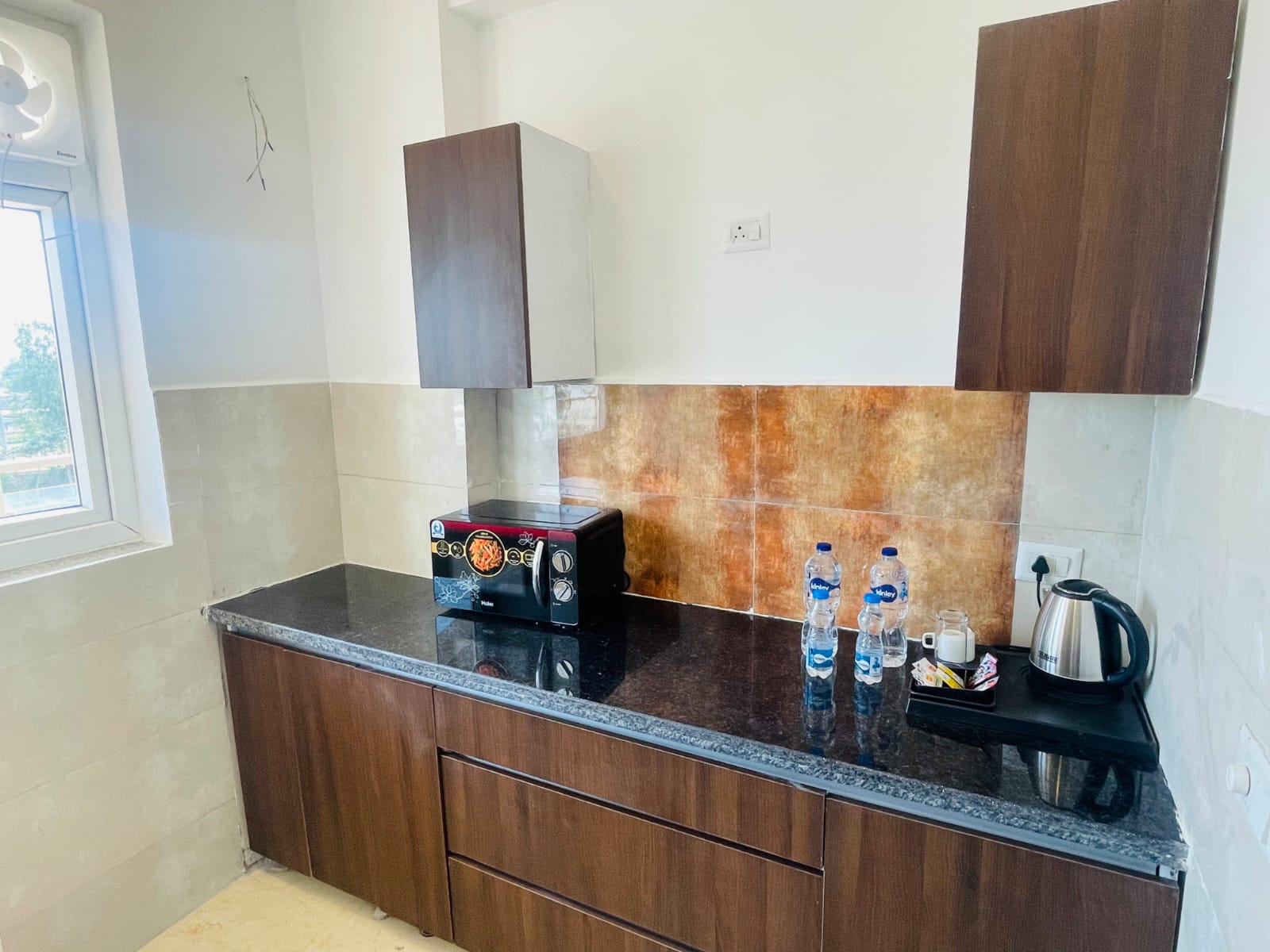 Premium Apartment Kitchenette